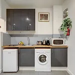 Bluestay 200 - Superb * Parijs