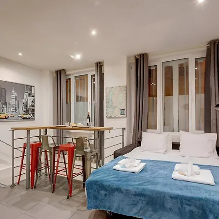 Bluestay 200 - Superb Paris