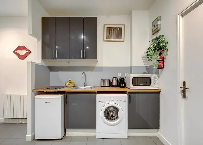 Bluestay 200 - Superb * Paris